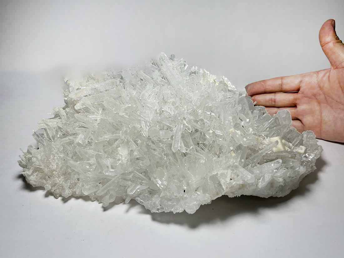 中国 四川省産 大型　水晶クラスター