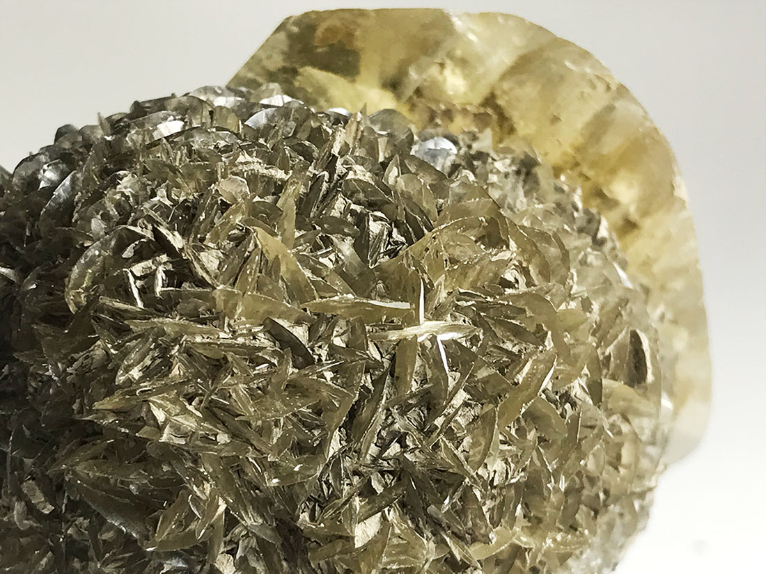 セレナイトボール 透石膏Selenite(Gypsum）（※高品質品）※燐光あり
