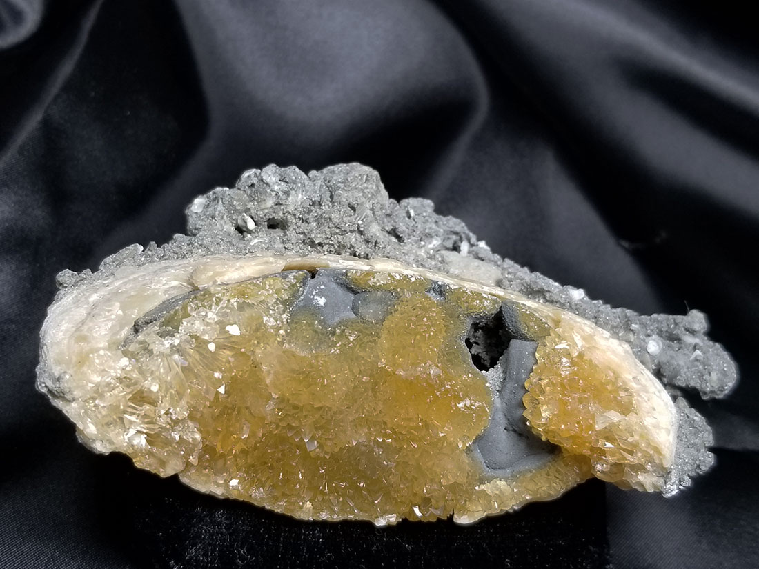 鉱物標本　オパール　蛍石　水晶　紅石英　砂漠のバラ　斑銅鉱　黄鉄鉱　方解石