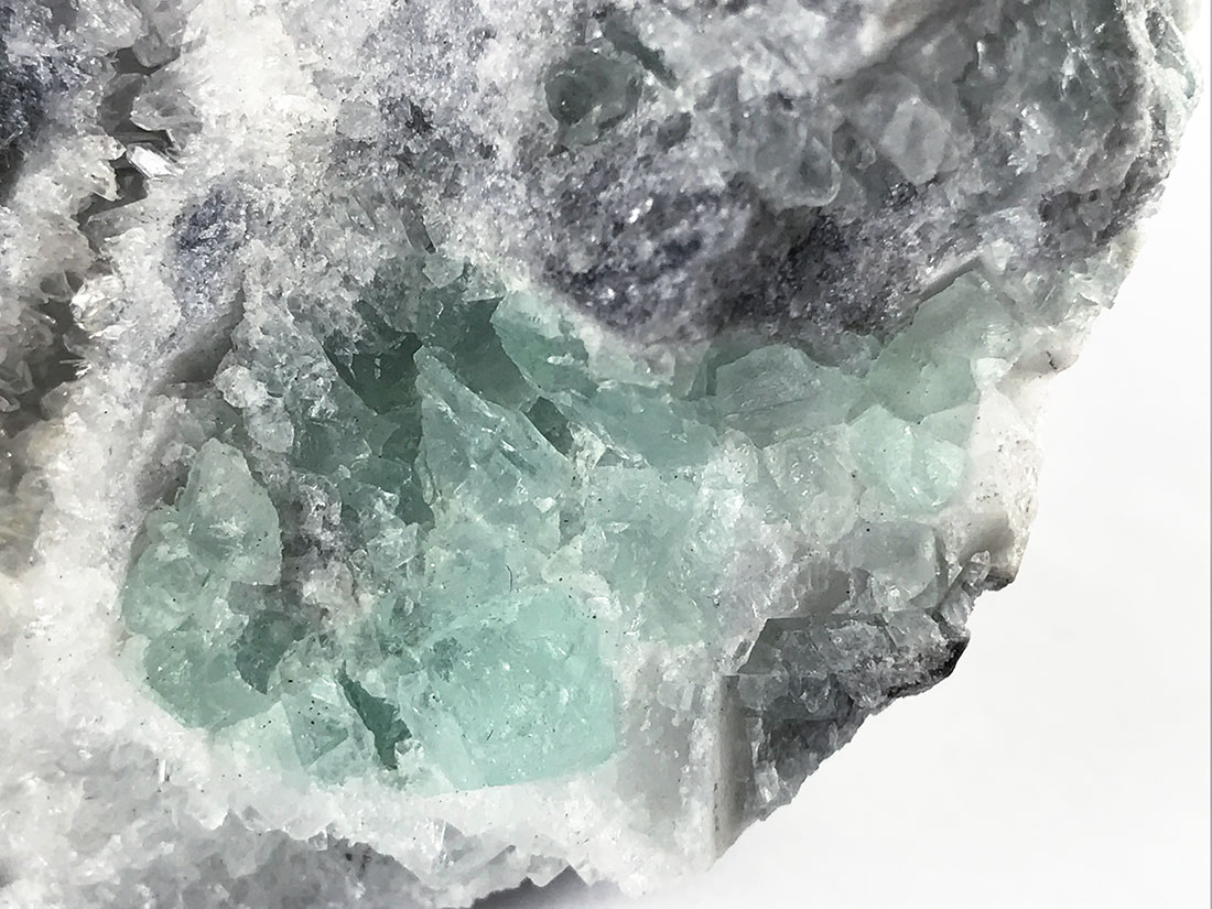 福島県蛍鉱山産 蛍石&水晶クラスター