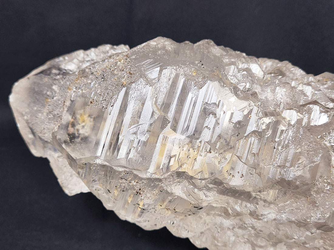 即納-96時間限定 半額以下 高品質 スイス産 水晶 原石 鉱物 天然石 高